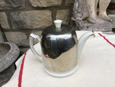 théière ancienne en