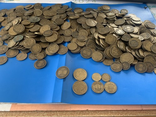 Lot pieces de - de, 25