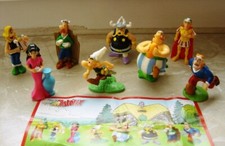 lot série Kinder ASTERIX majesté 2012 complète 8 figurines avec Obélix + 1 BPZ