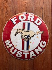 PLAQUE ÉMAILLÉE ANCIENNE & BOMBÉE FORD MUSTANG d=50cm GARAGE AUTOMOBILIA PUB
