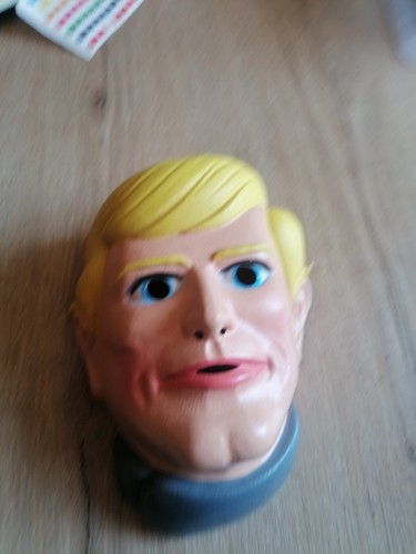 Jouet ancien masque - jouet, serie