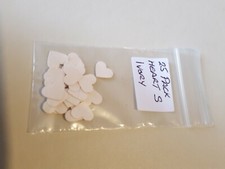 Coeurs découpés pour