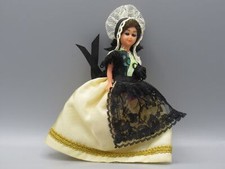 Poupée régionale 14 cm