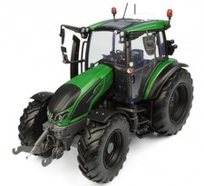UNIVERSAL HOBBIES - Tracteur