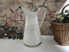 Broc émaillé ancien