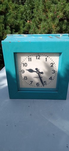 Horloge usine atelier - horloge, d'usine