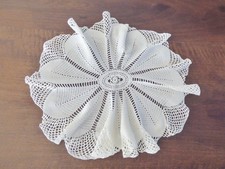 NAPPERON, au crochet, ancien.