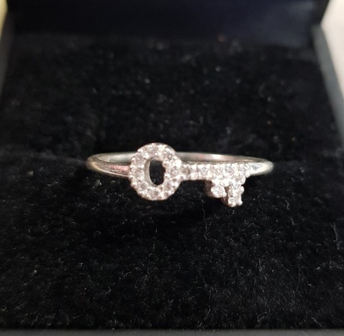 Bague six motif clé - six,
