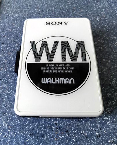 Sony walkman 1980 cassette - sony,