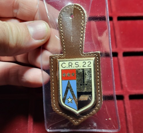 128 pucelle insigne - ~,