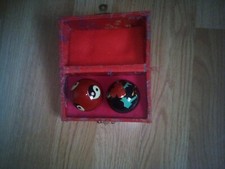 Paire de boules de santé Qi Gong dans leur boite d'origine 