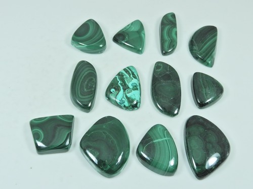 315cts lot 12 pierres - 315cts.,