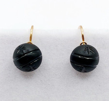 Dormeuses antique or 18k cabochon de jais finement gravé d'étoiles (circa 1900)