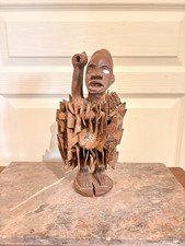 Sculpture Fétiche à Clous
