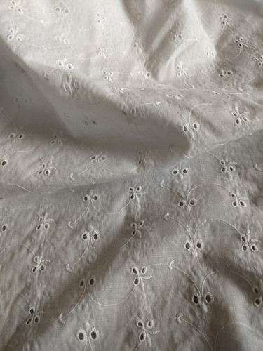 Coupe tissu coton brode blanc - tissu,