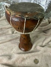 Djembé artisanal africain en terre cuite vernie et peau de chèvre 