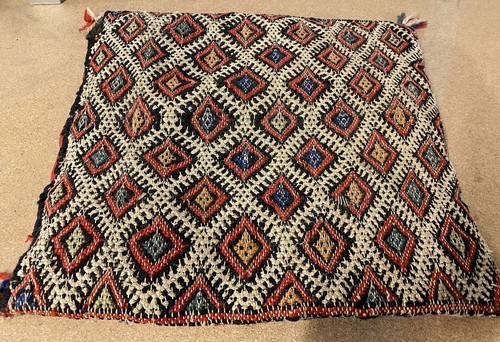 Coussin bat tapis - noué, main