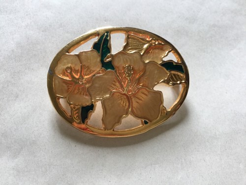 Jolie broche ancienne dorée