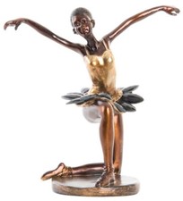 Figurine statuette statue