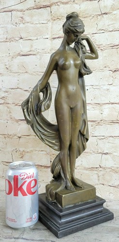Sculpture statue femme - femme, en