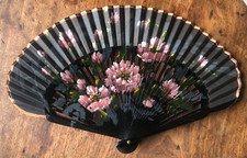 Eventail décor floral peint