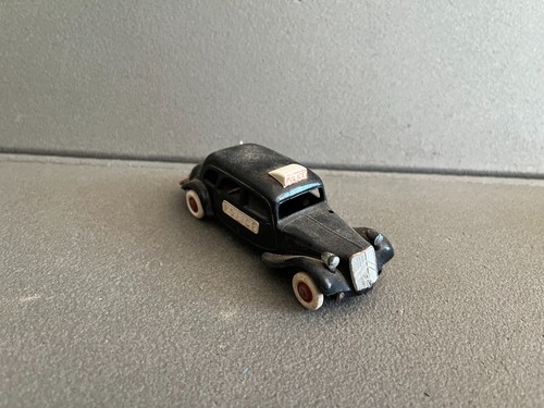 Ancienne voiture miniature - ancienne,
