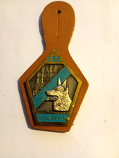 insigne  Pucelle Vintage Maitre chien 1 contre 8  Militaire.