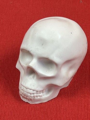 Crâne tête mort résine - de,