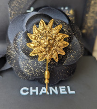 Broche vintage lion logo