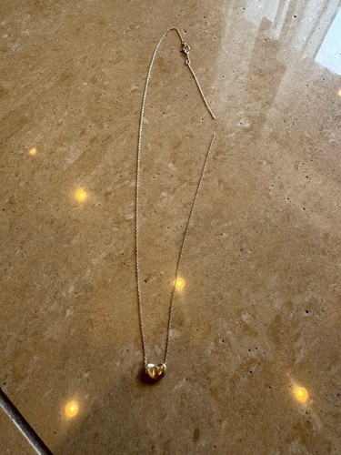 Authentique petit collier - , de