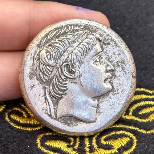 Grande pièce monnaie - grande, de