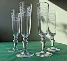 Lot de 4 flûtes à Champagne en cristal gravées Baccarat Saint Louis