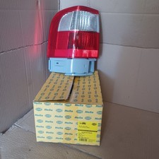 Feu arrière sur aile gauche