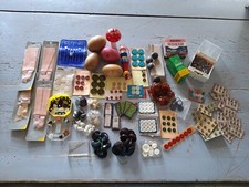 sympathique lot de mercerie vintage bouton oeuf tricotin aiguilles et autres...