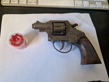 -  jouet  Cow Boy à amorce en  métal   . Tbe