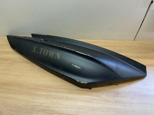 Une coque arriere droite - arriere,