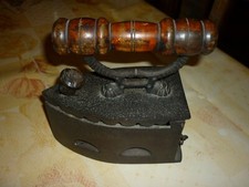 FER A REPASSER ANCIEN A BRAISE TRES BEL ETAT 