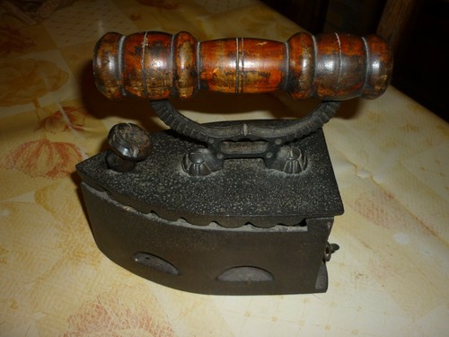 Fer repasser ancien braise - a,
