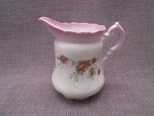 Pot a lait ancien en