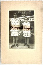 PHOTO 2 petites filles soeurs même robe à fleurs chaussettes  chaussures C368