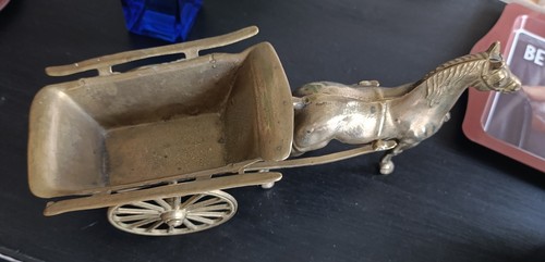 Cheval avec charette - cheval,