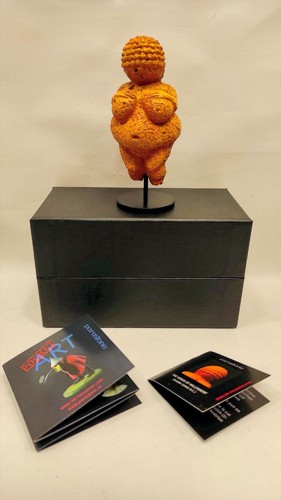 Miniature venus de - miniature,