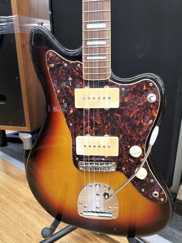 Guitare - (fender, japan)
