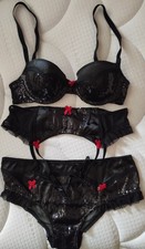 Lingerie noire Ens