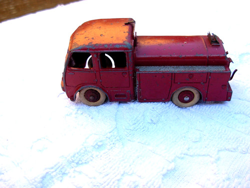 Dinky toys voiture pompiers - dinky,