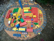 LOT LEGO DUPLO TRAIN ELECTRIQUE LOCOMOTIVE CIRCUIT POMPIERS GARE DIVERS