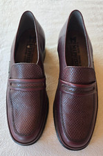 Chaussures en cuir bordeaux neuves marque Mephisto taille 35,5 (pa)