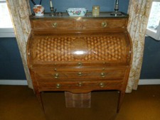 Belle antiquité :  Bureau à cylindre XVIIIème Epoque Louis XVI