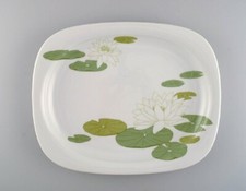 Timo Sarpaneva pour Rosenthal. Rare plat de service en porcelaine Suomi. 1970...