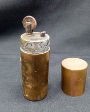 Ancien briquet de poilu à essence en laiton 8 CM DE HAUTEUR 